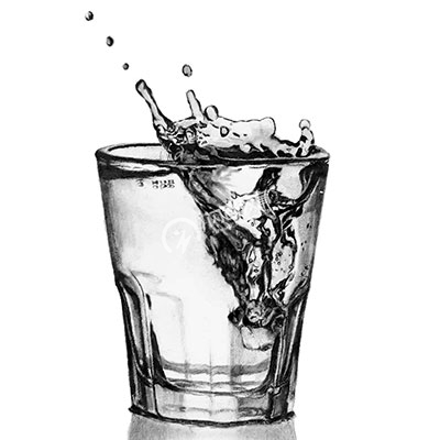一只玻璃杯